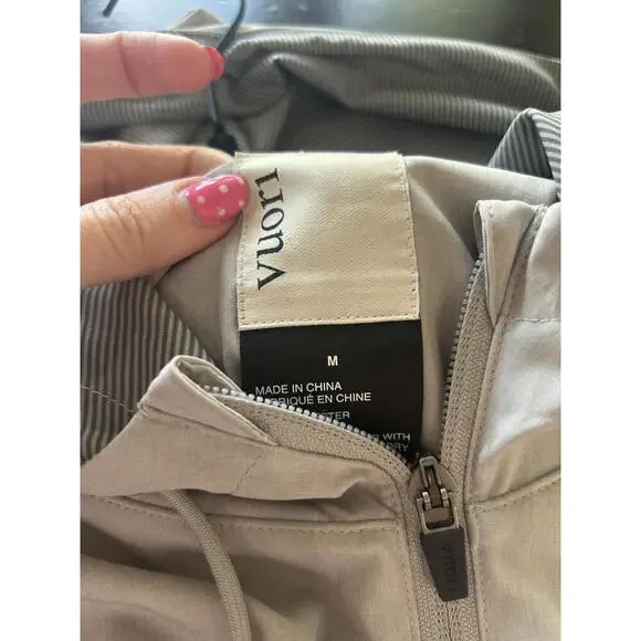 Vuori Women's Windbreaker Light Gray size M - Picture 4 of 7